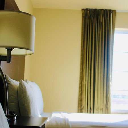 Cobblestone Hotel & Suites - Devils Lake Bagian luar foto